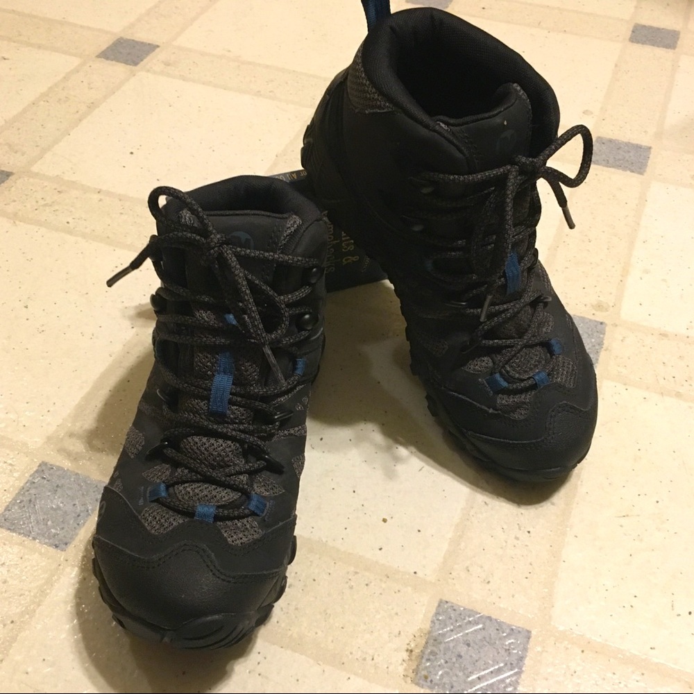 Merrell women’s black waterproof hiking boots